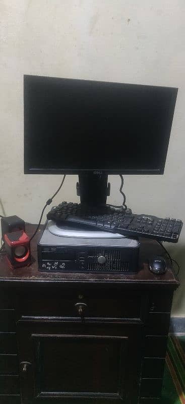 cpu,lcd,mouse,keyboard and speaker 0