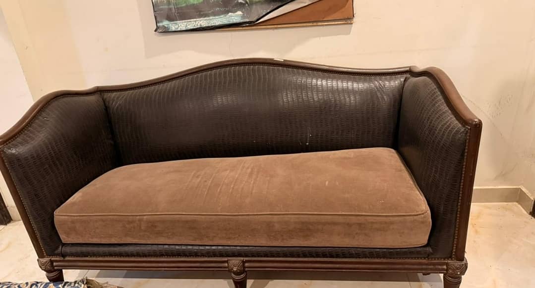 Urgent Sale 3 Seater Sofa Discounted 0