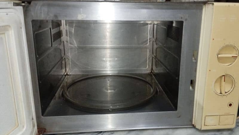 Toshiba Microwave 2