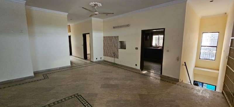 Abrar Estate Offers 1 Kanal Upper Portion For Rent In Revenue Society Near UMT University 3