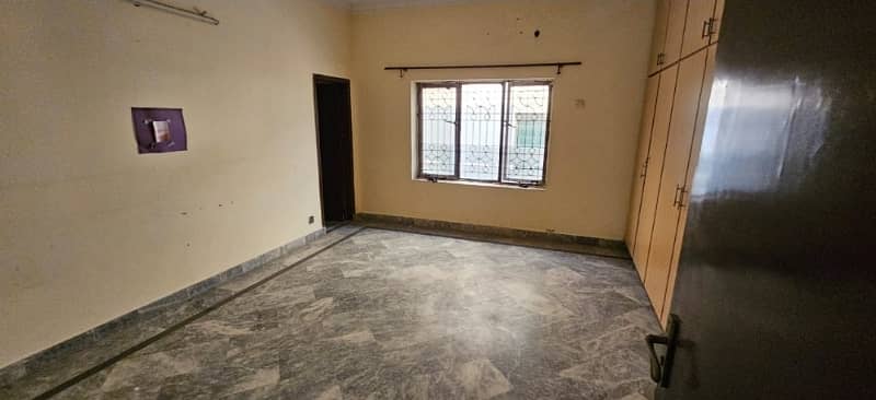 Abrar Estate Offers 1 Kanal Upper Portion For Rent In Revenue Society Near UMT University 6