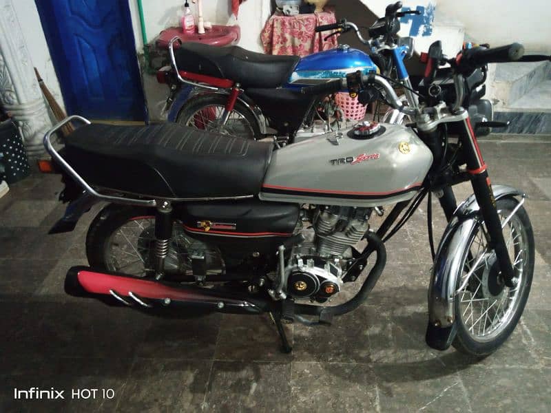 Honda Motorcycle CG 125 Bike 0