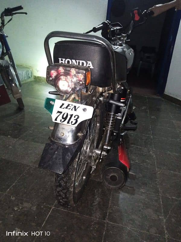 Honda Motorcycle CG 125 Bike 5