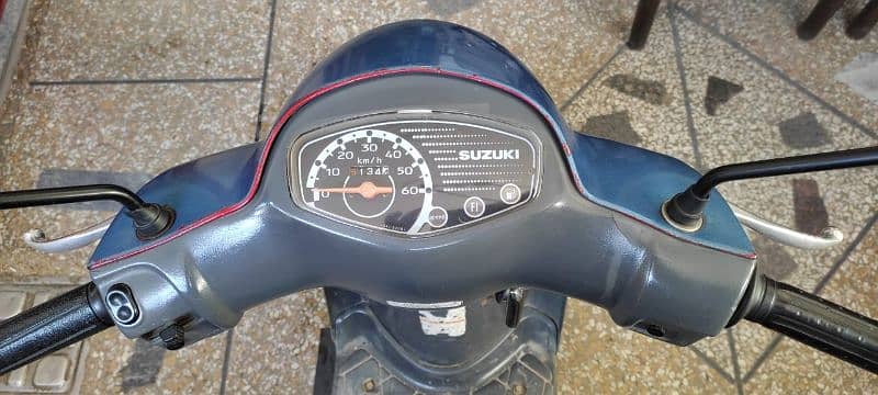 Scooty Suzuki 4 stroke 6