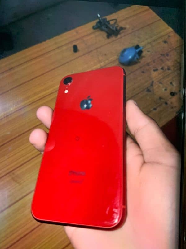 iPhone Xr 4