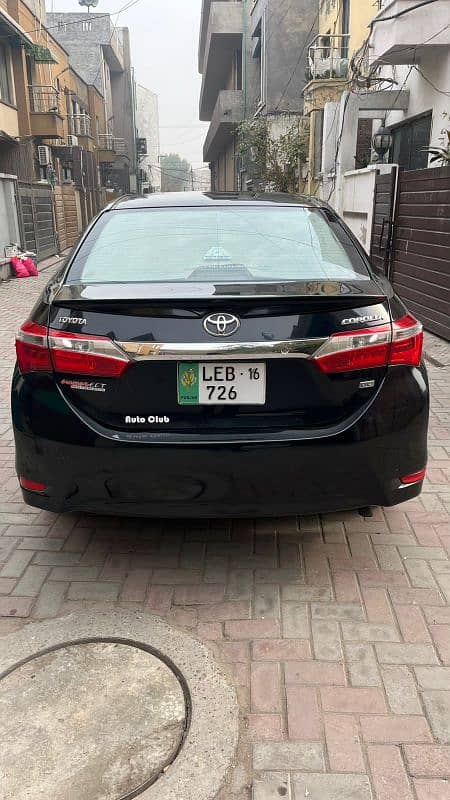 Toyota Corolla GLI 2016 new condition army officer used urgently sale. 3