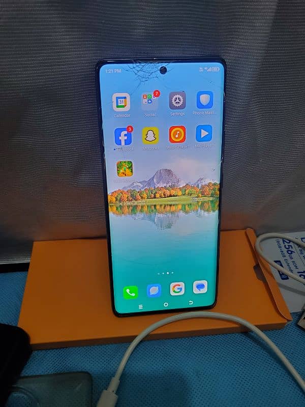 Tecno spark 20pro plus  8+8 256Gb 5mounth warranty full box 9