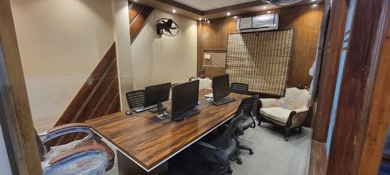 Avail Yourself A Great Prime Location 1000 Square Feet Office In Tariq Road 3