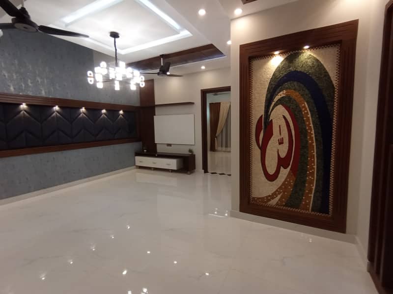 10 MARLA FOR RENT UPPER PORTION VERY REASONABLE PRICE SECTOR D BAHRIA TOWN LAHORE 0