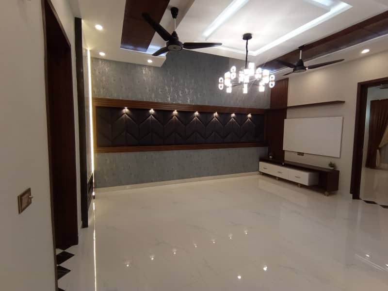 10 MARLA FOR RENT UPPER PORTION VERY REASONABLE PRICE SECTOR D BAHRIA TOWN LAHORE 1