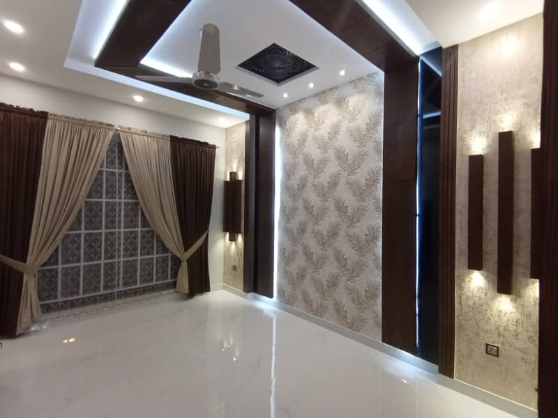 10 MARLA FOR RENT UPPER PORTION VERY REASONABLE PRICE SECTOR D BAHRIA TOWN LAHORE 11