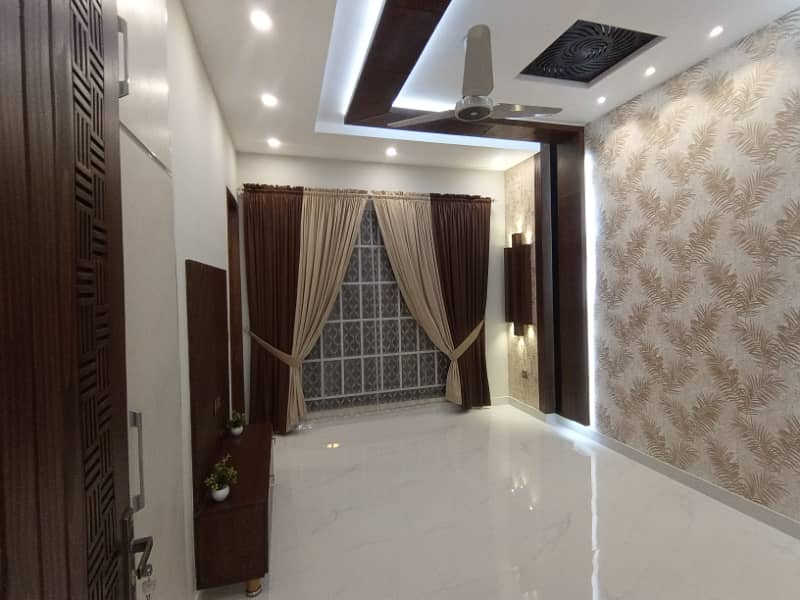 10 MARLA FOR RENT UPPER PORTION VERY REASONABLE PRICE SECTOR D BAHRIA TOWN LAHORE 12