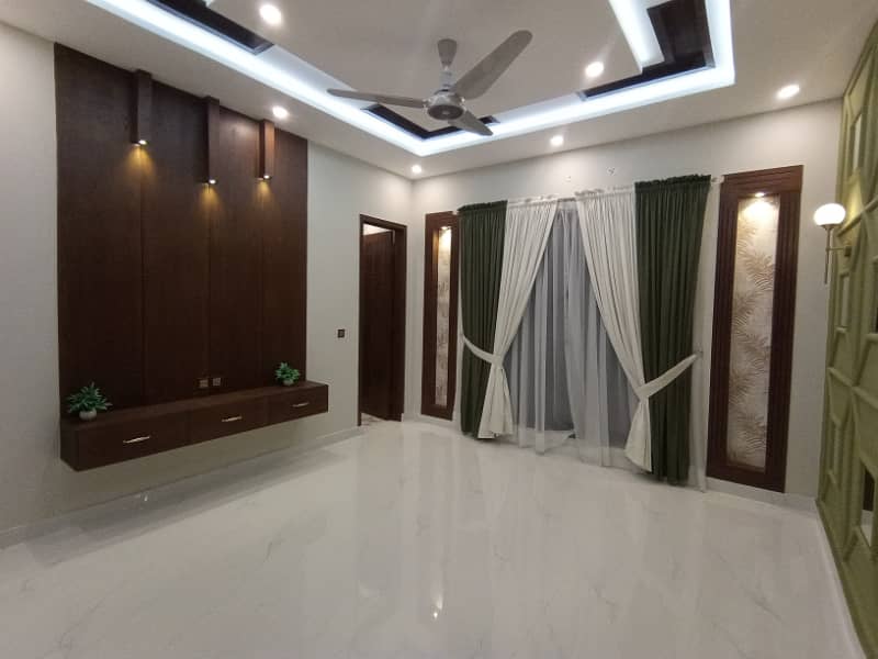 10 MARLA FOR RENT UPPER PORTION VERY REASONABLE PRICE SECTOR D BAHRIA TOWN LAHORE 22