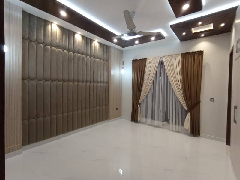 10 MARLA FOR RENT UPPER PORTION VERY REASONABLE PRICE SECTOR D BAHRIA TOWN LAHORE 29