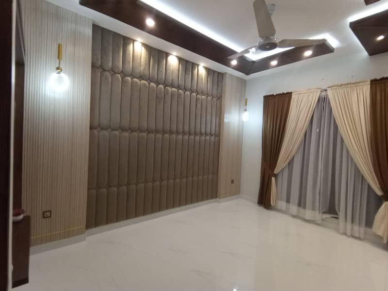 10 MARLA FOR RENT UPPER PORTION VERY REASONABLE PRICE SECTOR D BAHRIA TOWN LAHORE 31