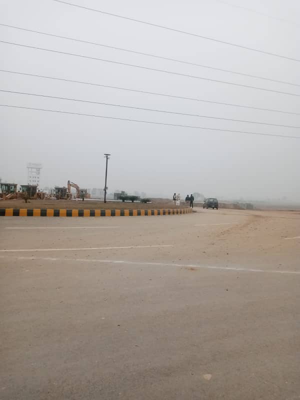 10Marla plot available in Parkview City Lahore 80ftroad Platinum Block 0