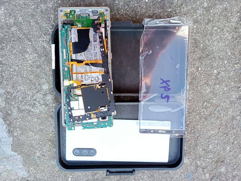 Sony Xperia 5 mark ll all parts,screen ke ilava 0