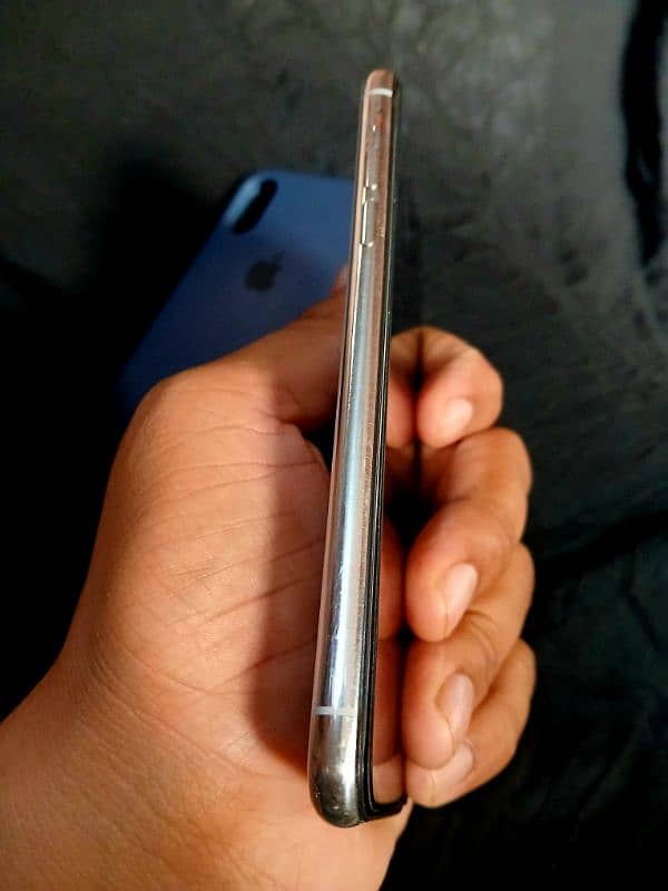 IPHONE XS 256 WHITE 4