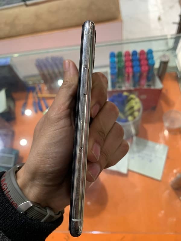 iPhone 11 pro 64GB PTA Approved contact 03007619472 2