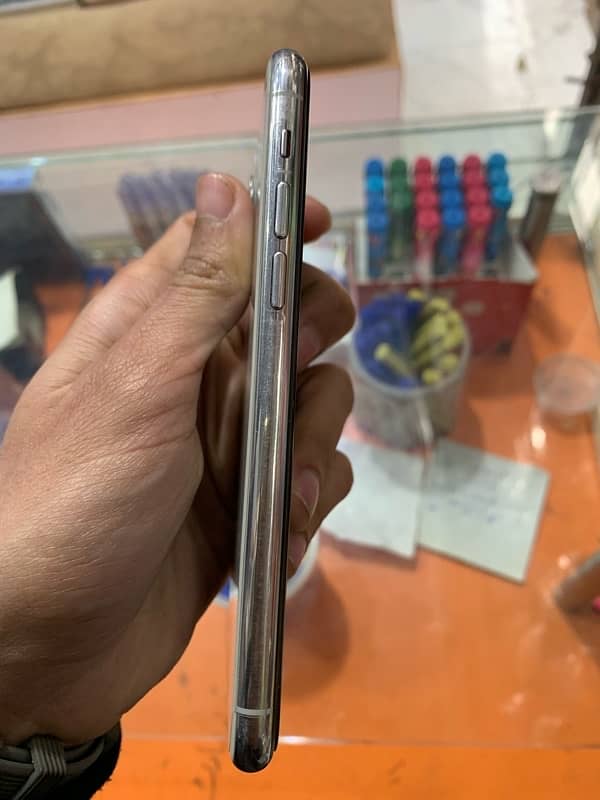 iPhone 11 pro 64GB PTA Approved contact 03007619472 3