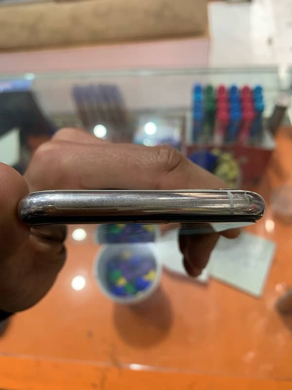 iPhone 11 pro 64GB PTA Approved contact 03007619472 5