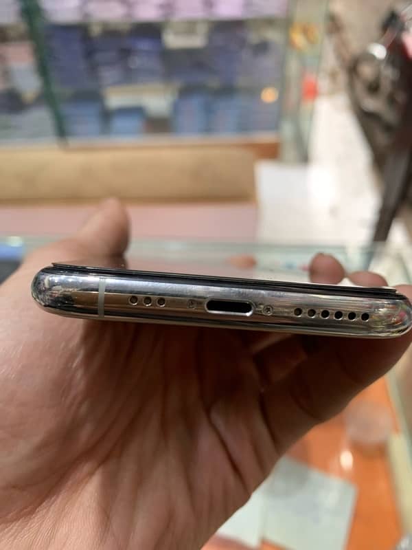 iPhone 11 pro 64GB PTA Approved contact 03007619472 6