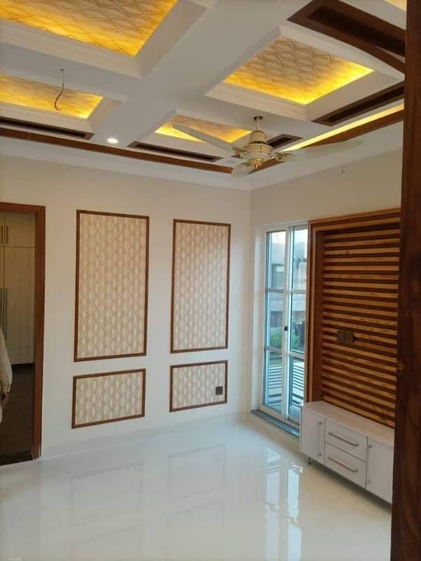 A Stunning Upper Portion Is Up For Grabs In Paragon City Paragon City 0