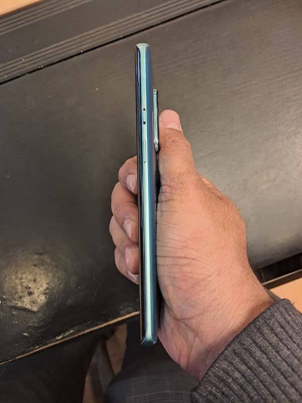 One plus 8 pro 8+4gb ram 128gb no fault not open 13