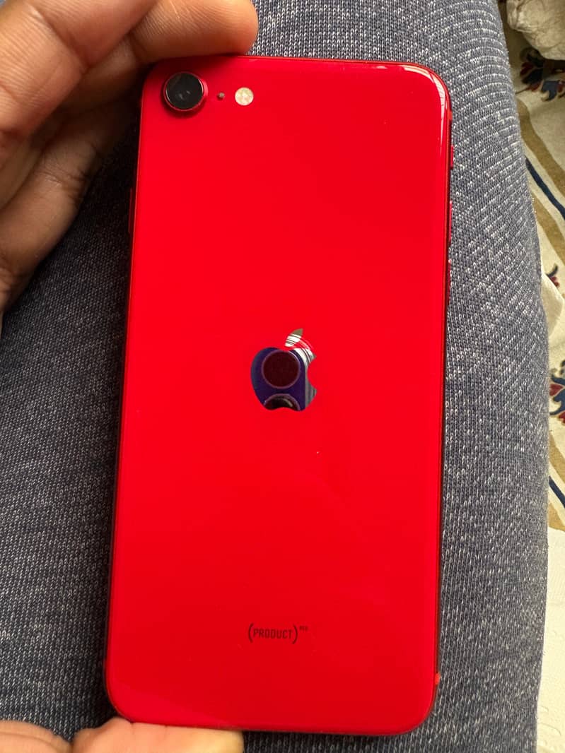 IPHONE SE 2020 WITH A PACKAGE 6