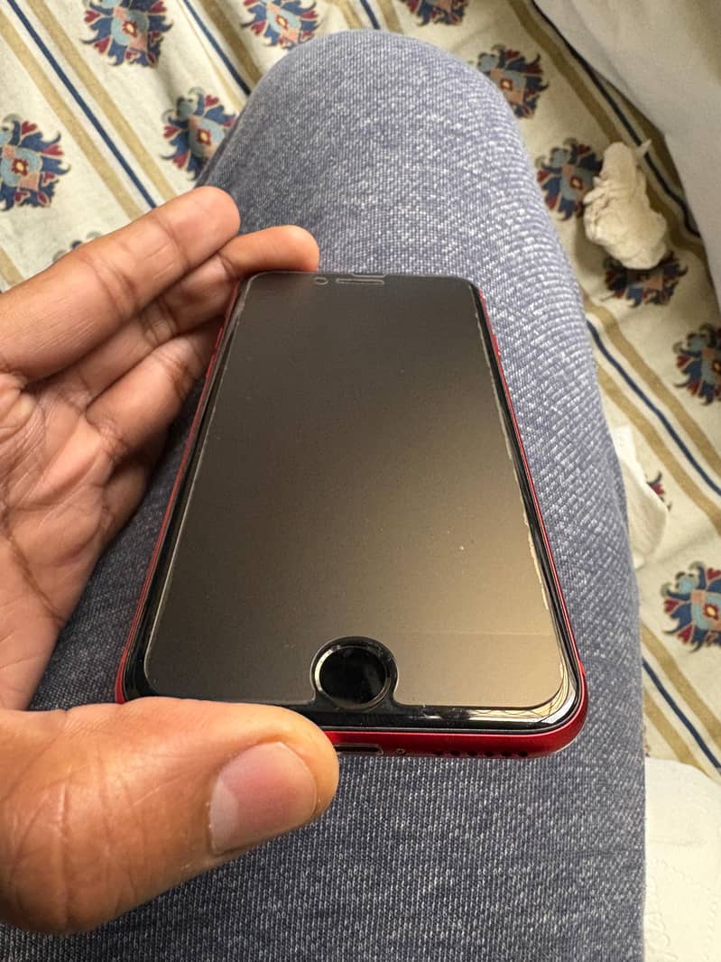 IPHONE SE 2020 WITH A PACKAGE 9