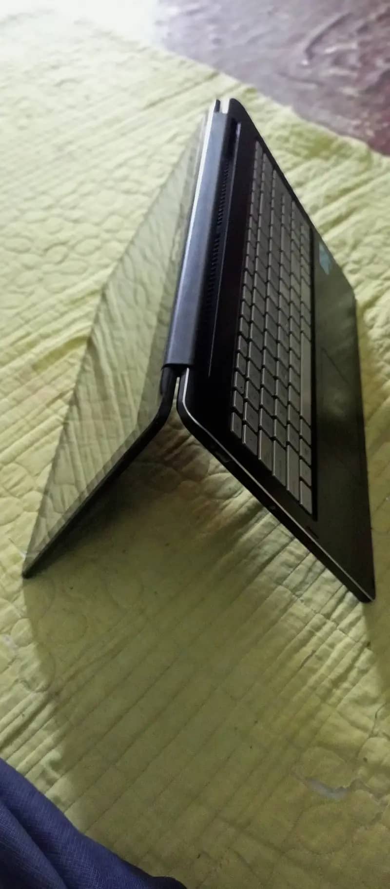 ASUS LAPTOP 9