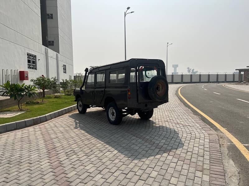 Land Rover Defender 1985 4