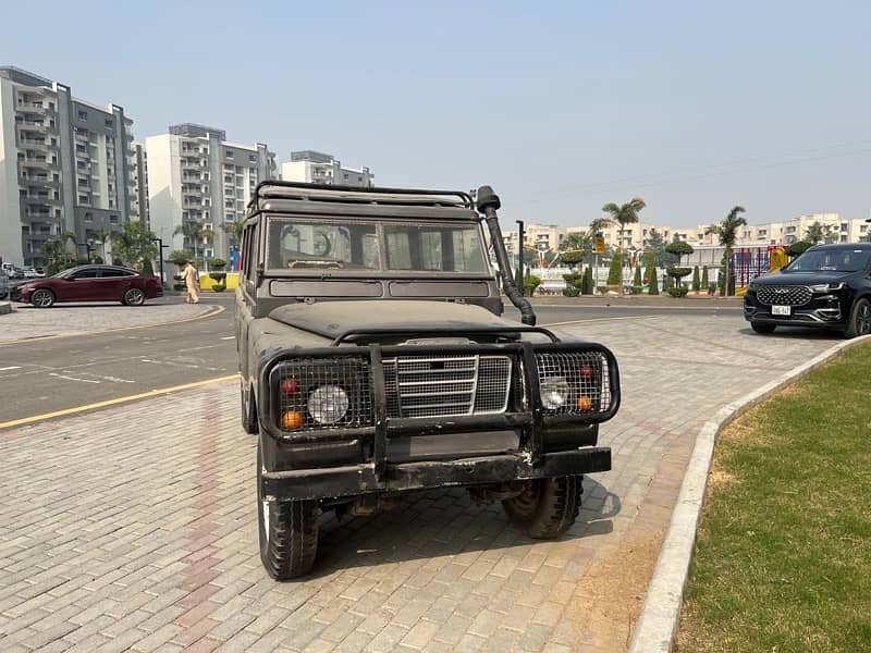 Land Rover Defender 1985 7