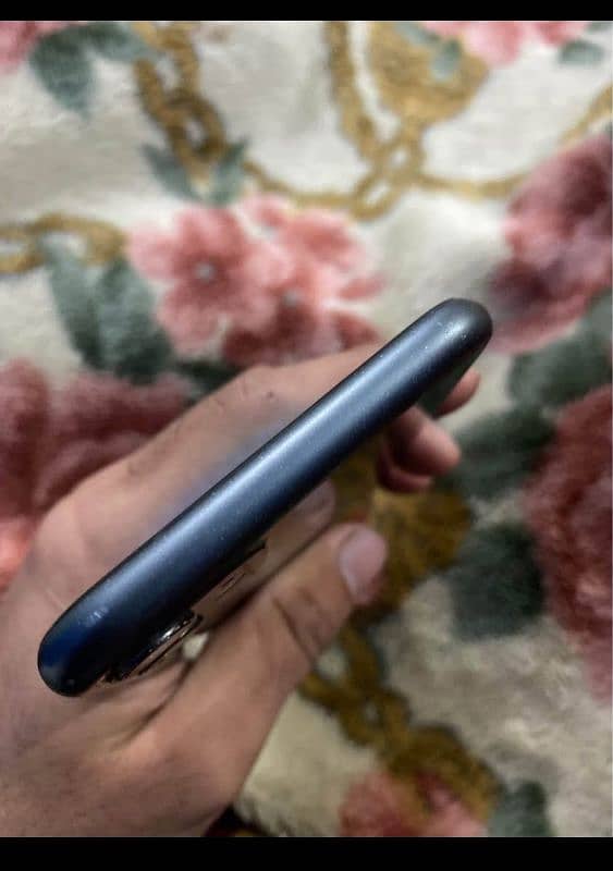 iPhone 11 bypass karwana paraga waterproof hai 4