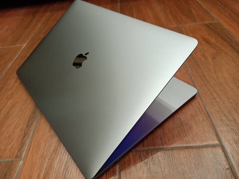 Apple Laptop, MacBook Pro2019,Core i9,15",32GB RAM,512GB SSD,4GB Graph 1