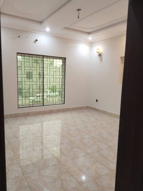 10 marla upper portion brand new available for rent in Parkview City Platinum Block Lahore 0