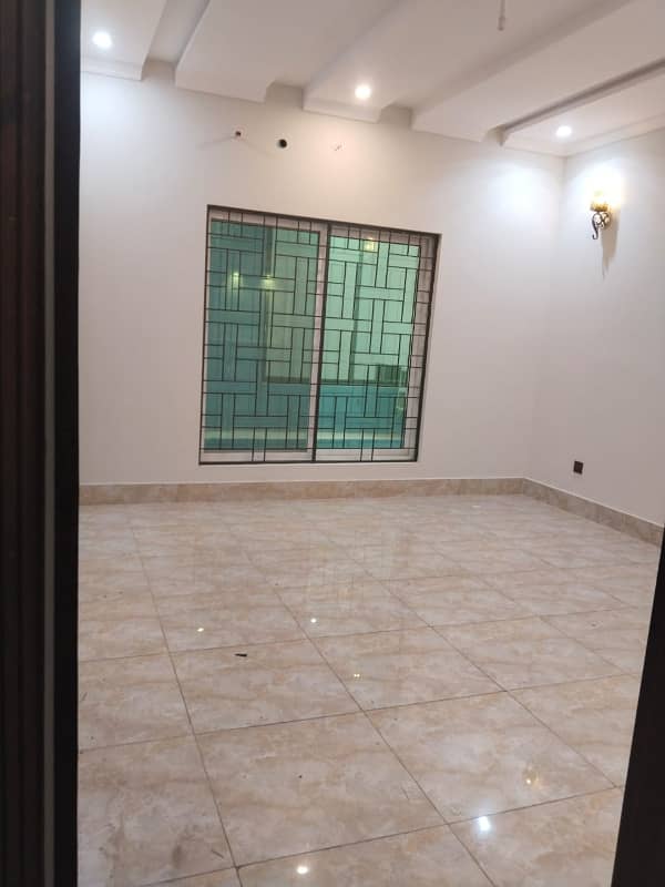 10 marla upper portion brand new available for rent in Parkview City Platinum Block Lahore 2