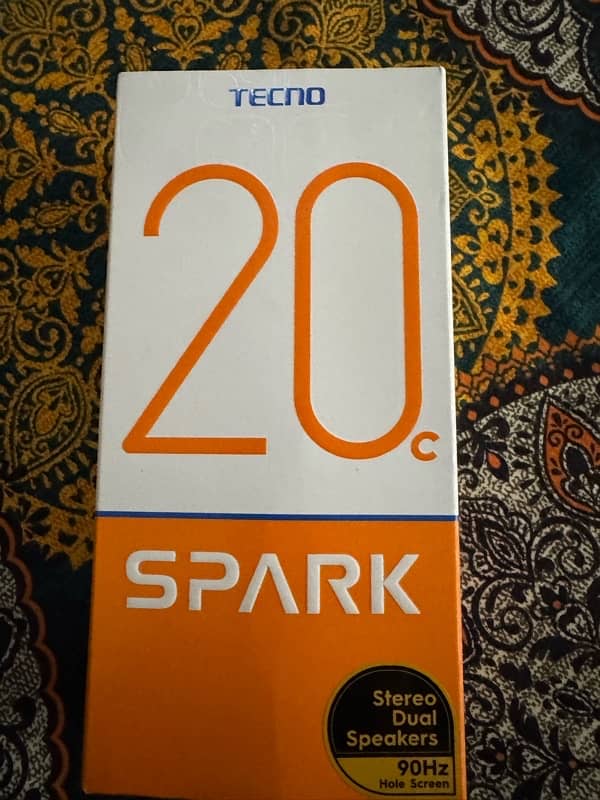 tecno spark 20C 4+4/128 3