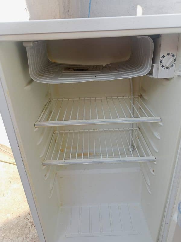 Dansat Room Fridge 3