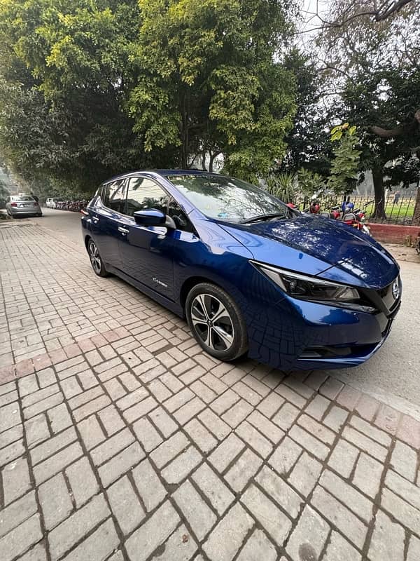 Nissan Leaf 2021 3