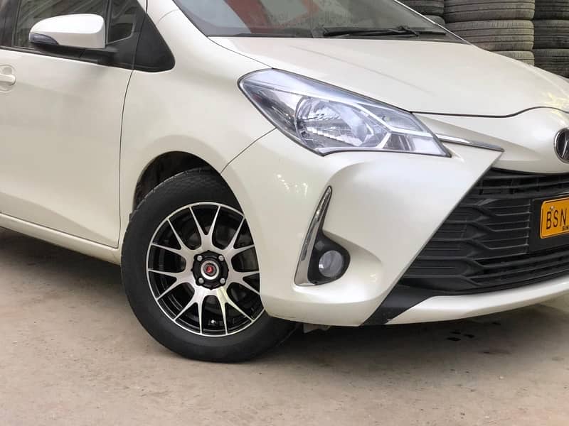 Toyota Vitz 2017 4