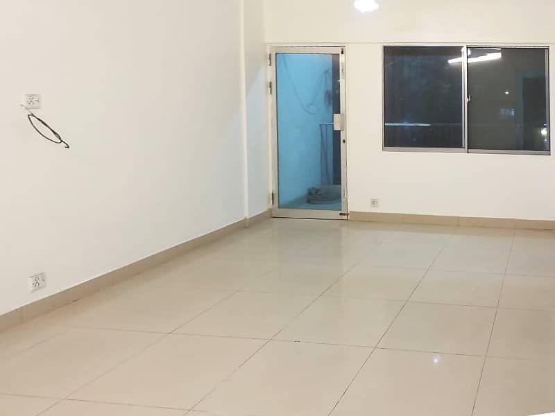 Clifton Block 8, 1400 Sqft, Apartment for Sale. 1