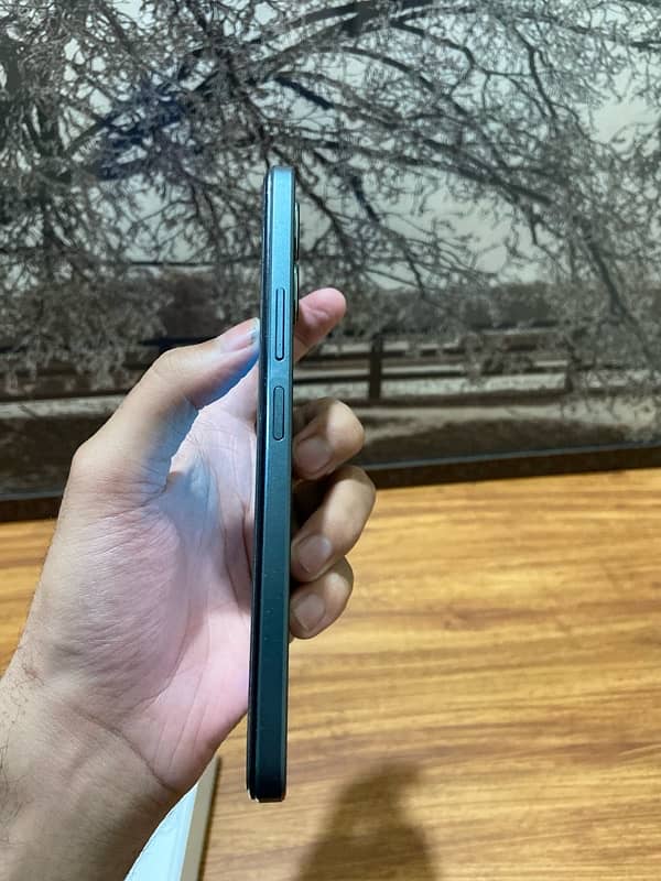 Vivo y17s 4