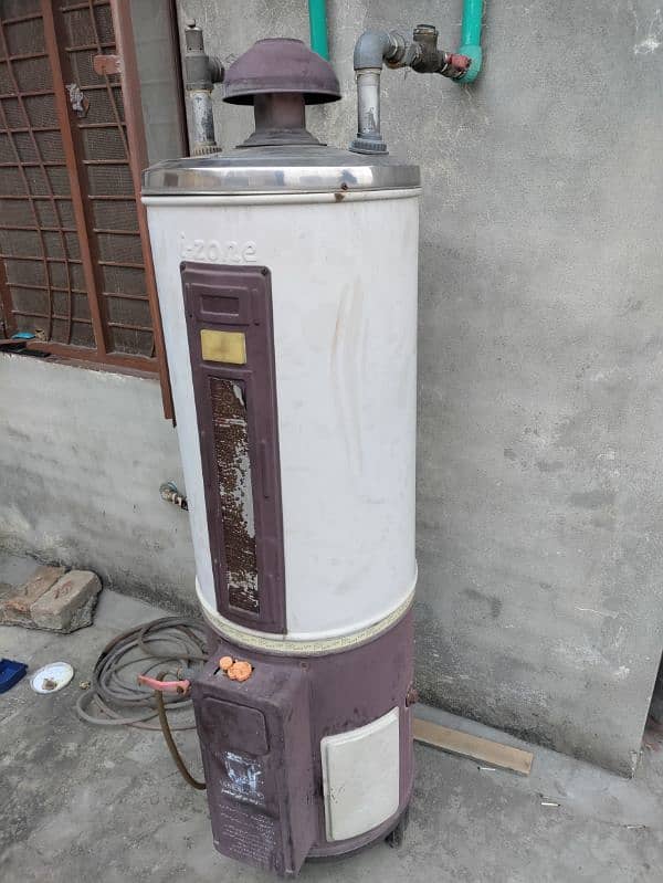 Izone 25 Gallon Geyser in 8/10 condition 0