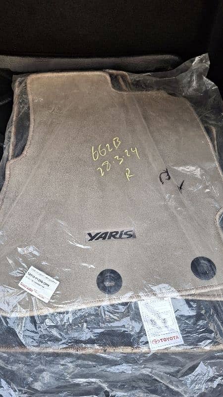 Yaris Floor Carpet Original 0