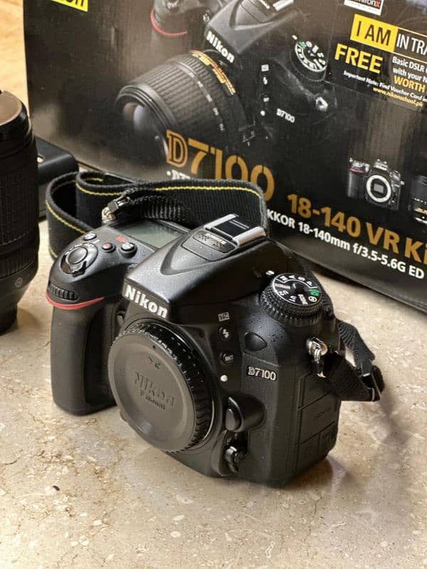 New Nikon D7100 camera with all accessories 2