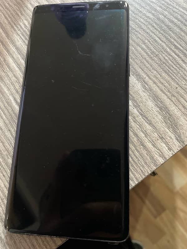 one handed A plus condition Note 8 for sale 0