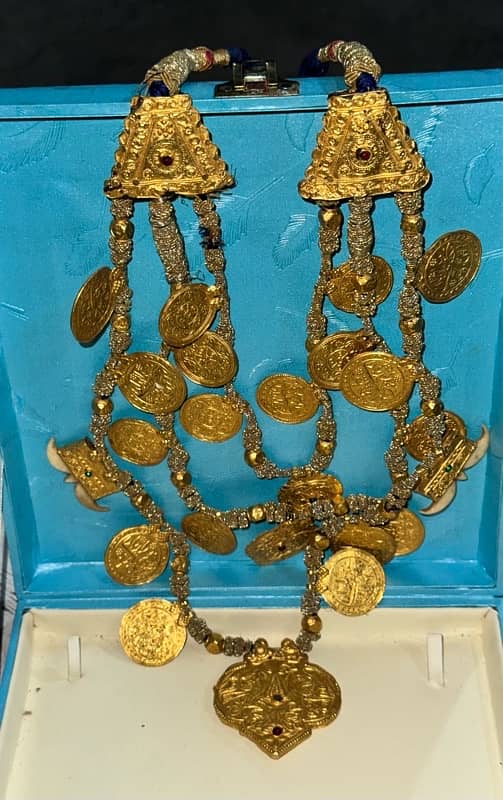 antique gold 300 years old 0