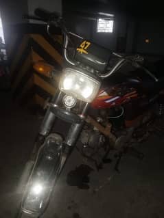 urgent bike sale Lahore registration ok superstar 2014 model