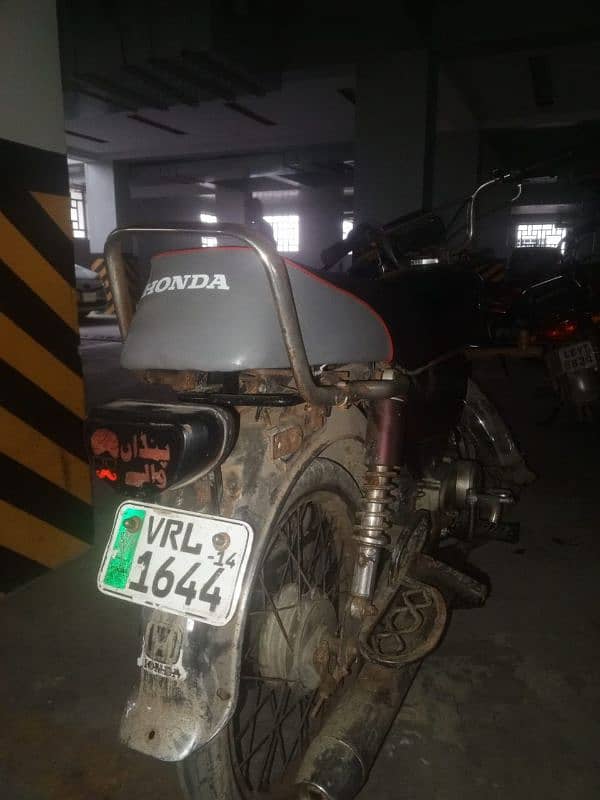 urgent bike sale Lahore registration ok superstar 2014 model 3